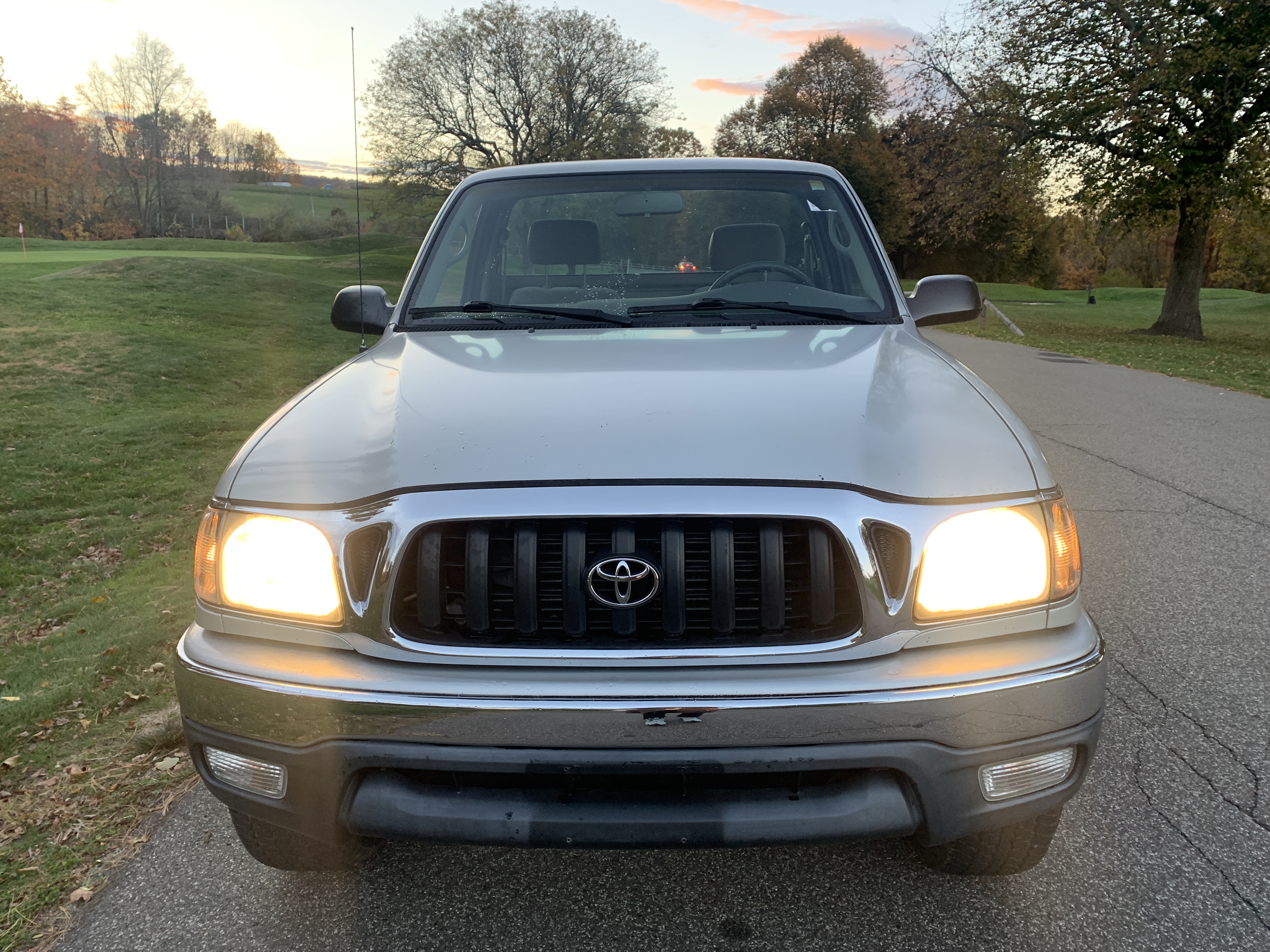 2004 Toyota Tacoma SR5 4x4 Pickup — photo 18